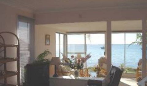 8 Seaview Crescent - Holiday Find 2