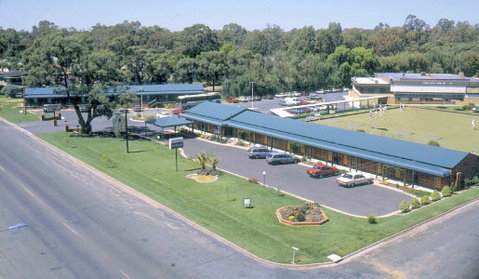 Deniliquin Country Club Motor Inn - Holiday Find 0
