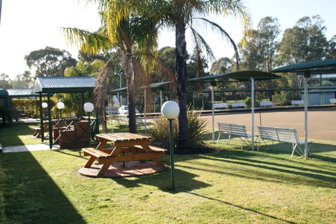 Deniliquin Country Club Motor Inn - Holiday Find 3