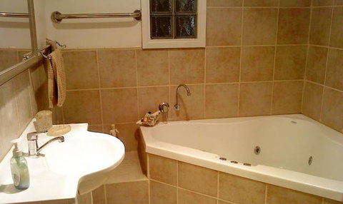 Hillview Oak Bed And Breakfast - Holiday Find 3