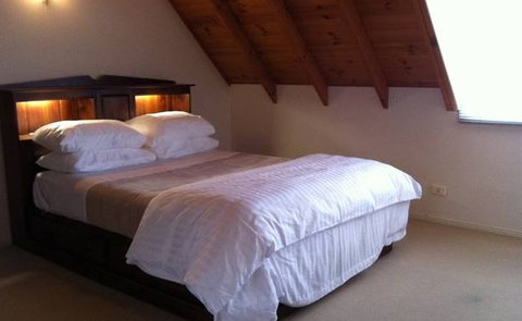 Artist Cottage Ogishi Craft Centre - Holiday Find 1