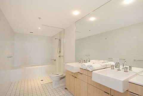 Grand Mercure Apartments Coolangatta - Holiday Find 2