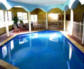 Inn The Tuarts Guest Lodge - Holiday Find 0