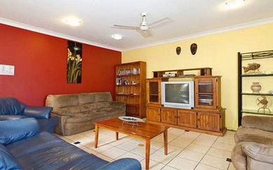 Arrival Accommodation Centre - Holiday Find 4
