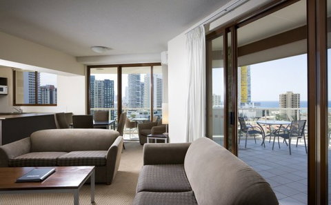 Broadbeach Savannah - Holiday Find 1