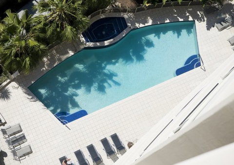 Broadbeach Savannah - Holiday Find 5