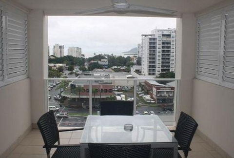 BEST WESTERN PLUS  Cairns Central Apartments - Holiday Find 3