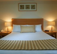 Quest On James - Holiday Find