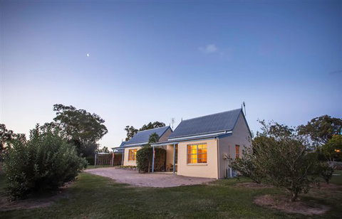 Vineyard Cottages And Cafe - Holiday Find 4