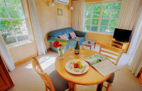 Vineyard Cottages And Cafe - Holiday Find 8