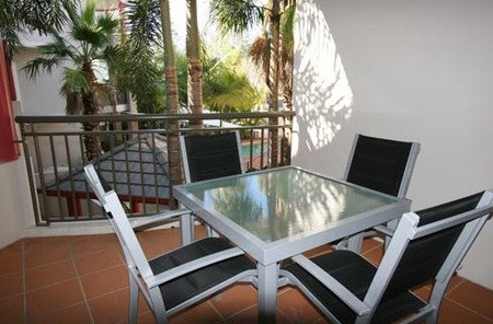 Burleigh On The Beach - Holiday Find 1