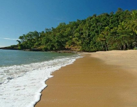 On The Beach Holiday Apartments - Holiday Find 3