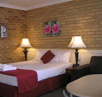 Blue Violet Motor Inn - Holiday Find