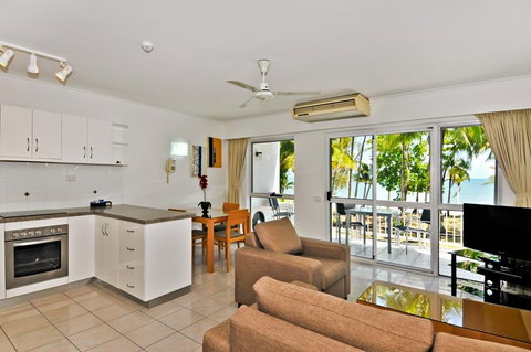 Agincourt Beachfront Apartments - Holiday Find 7