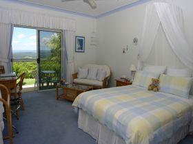Ninderry Manor Luxury Retreat B&B - Holiday Find 0