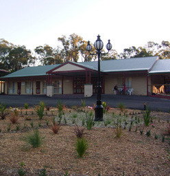 Sanctuary House Resort Motel - Healesville - Holiday Find 4