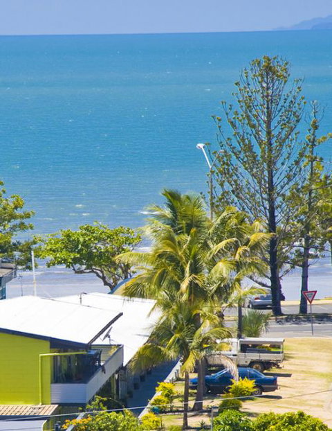 Surfside Motel - Yeppoon - Holiday Find 0