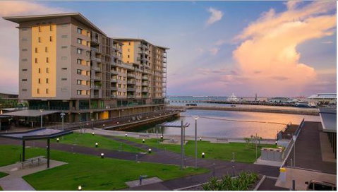 Absolute Waterfront Apartments - Holiday Find 1