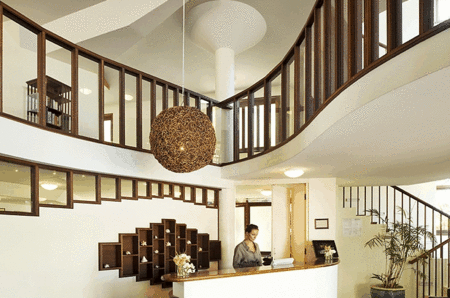 Beach Hotel Resort - Holiday Find 2