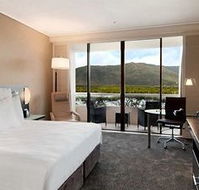 Hilton Cairns