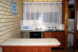 Coastal Comfort Motel - Holiday Find 1