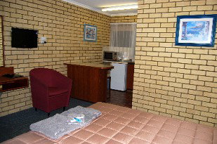 Coastal Comfort Motel - Holiday Find 4