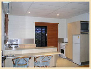 Apollo Jewel Beachfront Apartments - Holiday Find 5