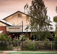 Millies Guesthouse  Serviced Apartments - Holiday Find