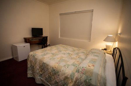 Millies Guesthouse & Serviced Apartments - Holiday Find 2