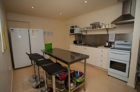 Millies Guesthouse & Serviced Apartments - Holiday Find 3