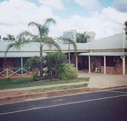 Clermont Motor Inn