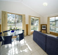 Swan Lake Holiday Park - Holiday Find