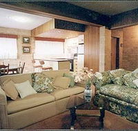 Hillside View Apartments - Holiday Find