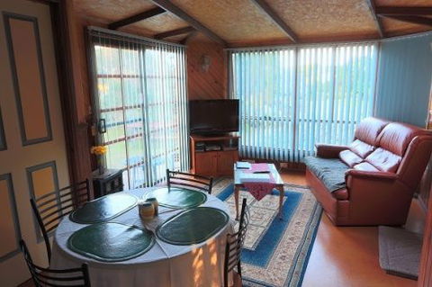 Stanley Lakeside Spa Cabins - Holiday Find 4