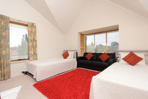 Tea Tree Manor - Holiday Find 4