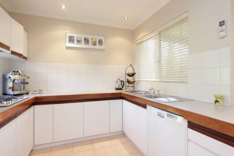 Tea Tree Manor - Holiday Find 6