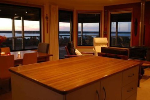 Southern Ocean Lookout - Holiday Find 1