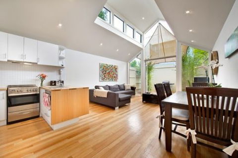 Port Melbourn Cottage - Stay Innercity - Holiday Find 2