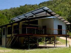 Creek Valley Rainforest Retreat - Holiday Find 0