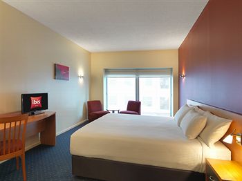 Ibis Melbourne Little Bourke Street - Holiday Find 0