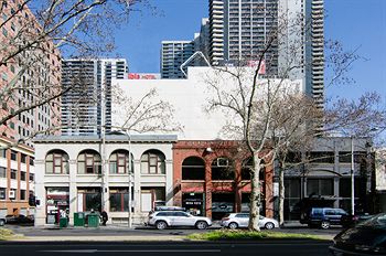 Ibis Melbourne Little Bourke Street - Holiday Find 5