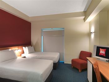Ibis Melbourne Little Bourke Street - Holiday Find 6