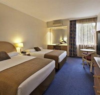 Quality Hotel Manor - Holiday Find