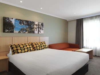 Travelodge Macquarie North Ryde Hotel - Holiday Find 8