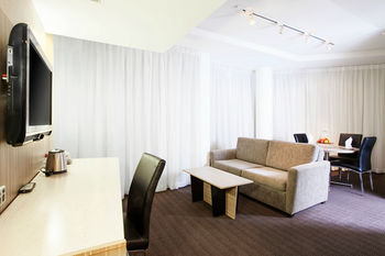Metro Hotel Marlow Sydney Central - Holiday Find 18
