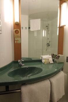Ibis Newcastle - Holiday Find 1