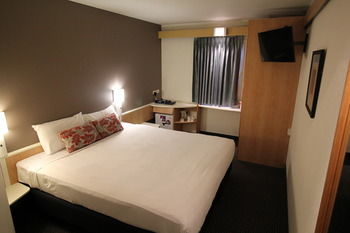 Ibis Newcastle - Holiday Find 6