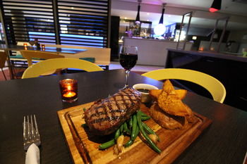 Ibis Newcastle - Holiday Find 9