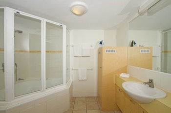Beach Retreat Coolum - Holiday Find 10