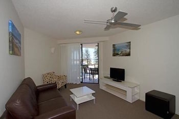 Beach Retreat Coolum - Holiday Find 22